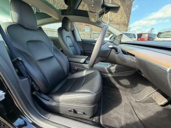 Tesla Model 3 Auto RWD 4dr
