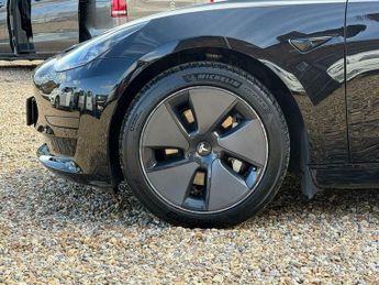 Tesla Model 3 Auto RWD 4dr