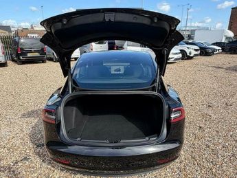 Tesla Model 3 Auto RWD 4dr