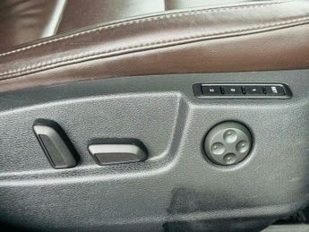 Skoda Superb 2.0 TDI Laurin & Klement DSG 4WD Euro 5 (s/s) 5dr