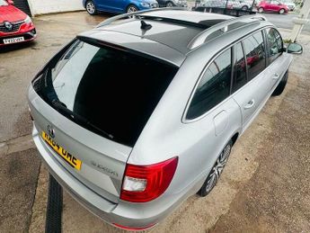 Skoda Superb 2.0 TDI Laurin & Klement DSG 4WD Euro 5 (s/s) 5dr
