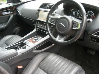 Jaguar F-Pace 2.0I T250 PORTFOLIO AWD