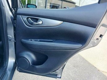 Nissan Qashqai 1.2 DIG-T N-Connecta XTRON Euro 6 (s/s) 5dr