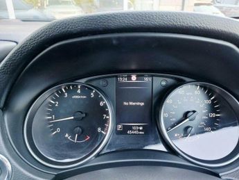 Nissan Qashqai 1.2 DIG-T N-Connecta XTRON Euro 6 (s/s) 5dr