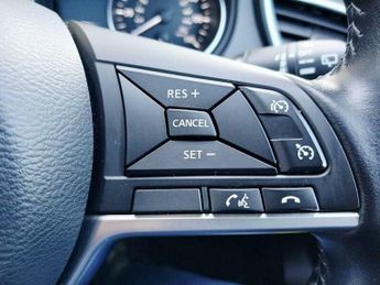 Nissan Qashqai 1.2 DIG-T N-Connecta XTRON Euro 6 (s/s) 5dr