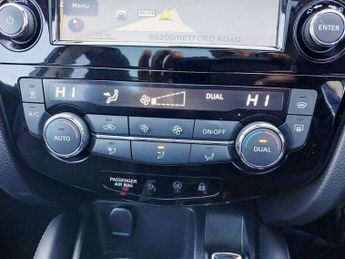 Nissan Qashqai 1.2 DIG-T N-Connecta XTRON Euro 6 (s/s) 5dr