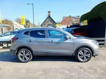 Nissan Qashqai 1.2 DIG-T N-Connecta XTRON Euro 6 (s/s) 5dr