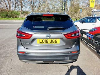 Nissan Qashqai 1.2 DIG-T N-Connecta XTRON Euro 6 (s/s) 5dr