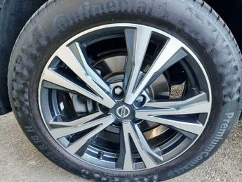 Nissan Qashqai 1.2 DIG-T N-Connecta XTRON Euro 6 (s/s) 5dr