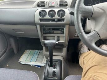 Nissan Micra 1.0 16v S CVT 5dr