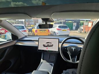 Tesla Model Y LONG RANGE AWD