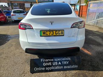 Tesla Model Y LONG RANGE AWD