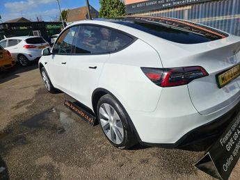 Tesla Model Y LONG RANGE AWD