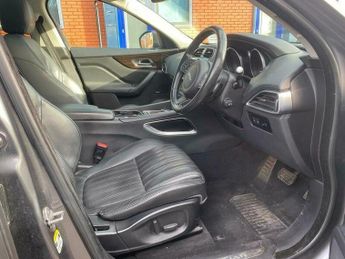 Jaguar F-Pace 2.0 D180 Portfolio Auto AWD Euro 6 (s/s) 5dr