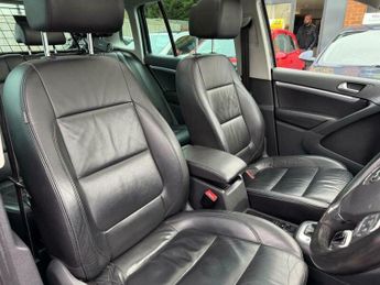 Volkswagen Tiguan 2.0 TDI BlueMotion Tech SE DSG 4WD Euro 5 (s/s) 5dr