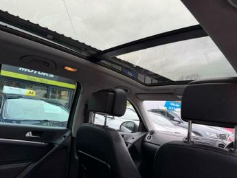 Volkswagen Tiguan 2.0 TDI BlueMotion Tech SE DSG 4WD Euro 5 (s/s) 5dr