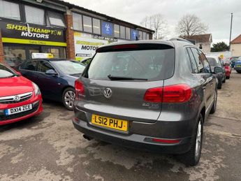 Volkswagen Tiguan 2.0 TDI BlueMotion Tech SE DSG 4WD Euro 5 (s/s) 5dr