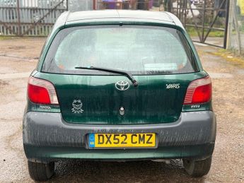 Toyota Yaris 1.0 VVT-i 16v GS Hatchback 5dr Petrol Manual (134 g/km, 67 bhp)