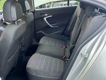 Vauxhall Insignia 1.8 16V SRi Euro 5 5dr