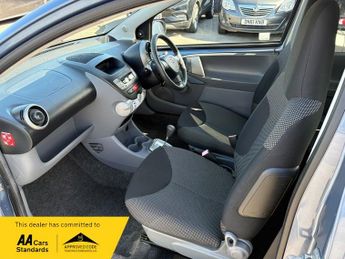 Toyota AYGO VVT-I PLUS MM AUTOMATIC