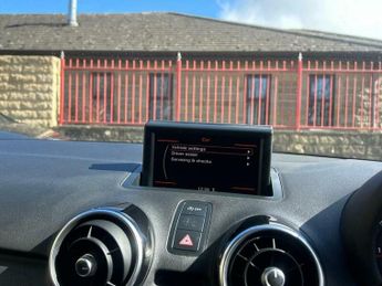 Audi A1 1.6 TDI S line Euro 5 (s/s) 3dr