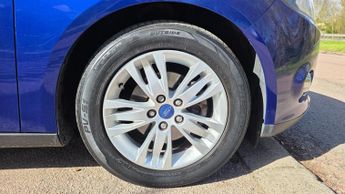 Ford Focus TITANIUM NAVIGATOR