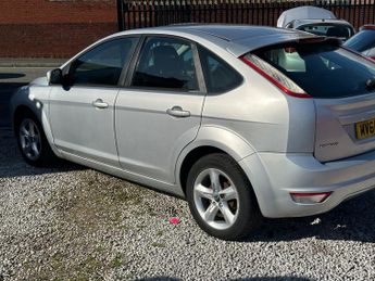 Ford Focus 1.6 Zetec Hatchback 5dr Petrol Manual (161 g/km, 99 bhp)