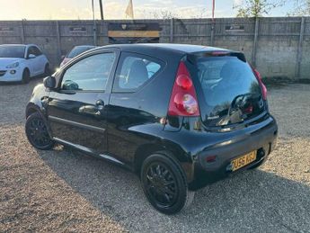 Peugeot 107 1.0 12V Urban Hatchback 3dr Petrol 2 Tronic Euro 4 (68 ps)