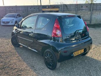 Peugeot 107 1.0 12V Urban Hatchback 3dr Petrol 2 Tronic Euro 4 (68 ps)