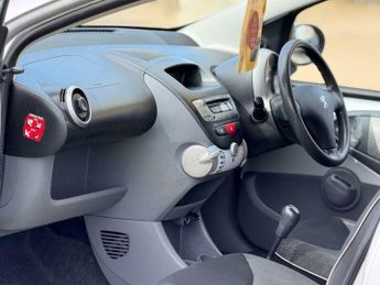 Peugeot 107 1.0 12V Urban Euro 4 5dr