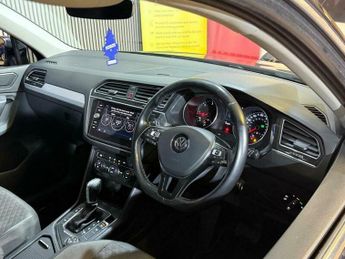 Volkswagen Tiguan 2.0 TDI SE Navigation DSG 4Motion Euro 6 (s/s) 5dr