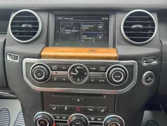 Land Rover Discovery 3.0 SD V6 Landmark SUV 5dr Diesel Auto 4WD Euro 6 (s/s) (256 bhp