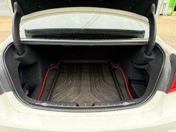 BMW 3 SERIES 2.0 320d M Sport Auto Euro 6 (s/s) 4dr