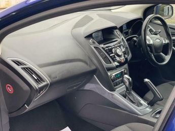 Ford Focus 1.6 Titanium Navigator Hatchback 5dr Petrol Powershift Euro 5 (1