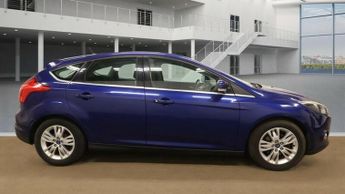Ford Focus 1.6 Titanium Navigator Hatchback 5dr Petrol Powershift Euro 5 (1