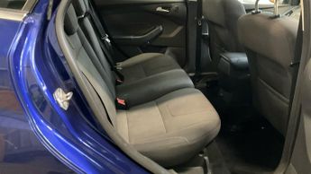 Ford Focus 1.6 Titanium Navigator Hatchback 5dr Petrol Powershift Euro 5 (1