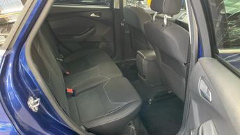 Ford Focus 1.0T EcoBoost Zetec Edition Hatchback 5dr Petrol Manual Euro 6 (