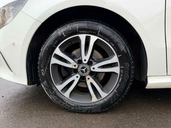 Mercedes-Benz A Class 1.5 A180d SE (Executive) 7G-DCT Euro 6 (s/s) 5dr