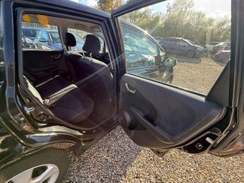 Honda Jazz I-VTEC ES I-SHIFT