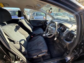 Honda Jazz I-VTEC ES I-SHIFT