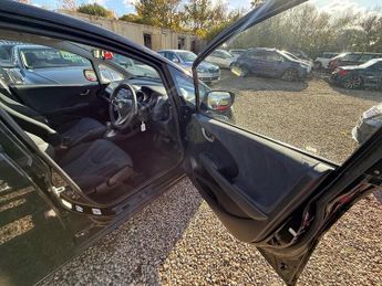 Honda Jazz I-VTEC ES I-SHIFT