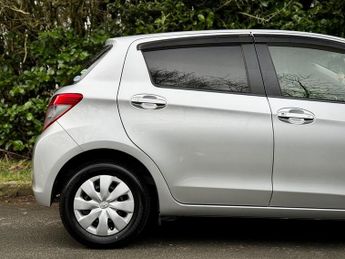 Toyota Yaris 1.33 Dual VVT-i TR Hatchback 5dr Petrol Multidrive S Euro 5 (101