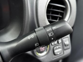 Toyota Yaris 1.33 Dual VVT-i TR Hatchback 5dr Petrol Multidrive S Euro 5 (101