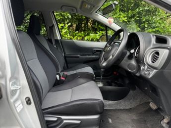 Toyota Yaris 1.33 Dual VVT-i TR Hatchback 5dr Petrol Multidrive S Euro 5 (101