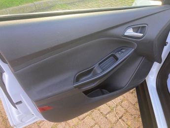 Ford Focus 1.6 ZETEC Euro 5 5dr