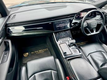 Audi Q7 TFSI QUATTRO S LINE BLACK EDITION