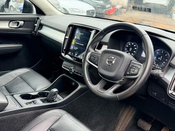 Volvo XC40 D3 MOMENTUM