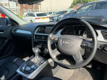Audi A4 2.0 TDI SE Technik S Tronic quattro Euro 5 (s/s) 4dr