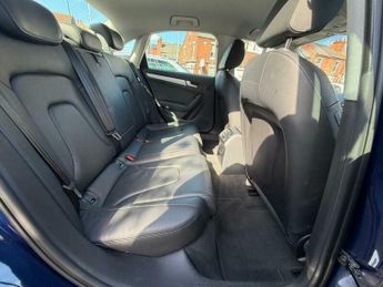 Audi A4 2.0 TDI SE Technik S Tronic quattro Euro 5 (s/s) 4dr