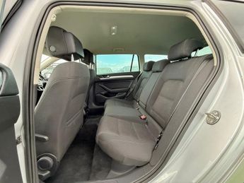 Volkswagen Passat 2.0 TDI BlueMotion Tech SE Business DSG Euro 6 (s/s) 5dr
